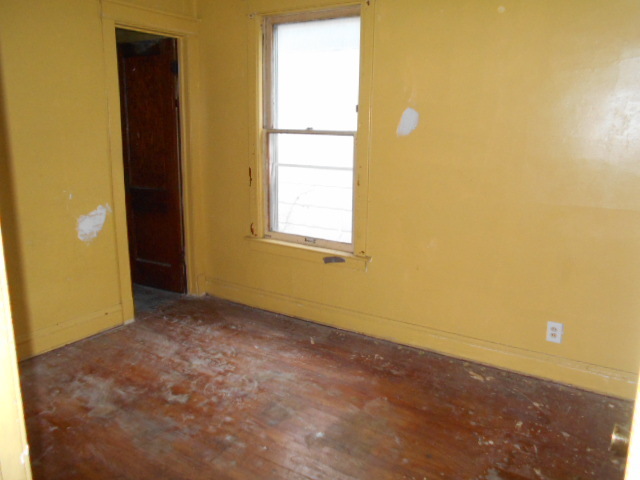 10751 S Forest Ave, Chicago, IL 60628 photo 9