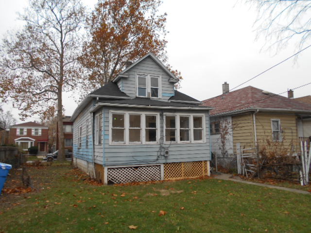 10751 S Forest Ave, Chicago, IL 60628 photo 2