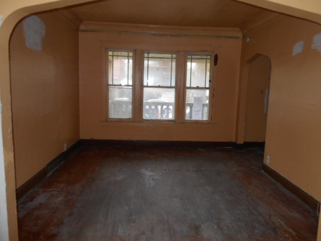10751 S Forest Ave, Chicago, IL 60628 photo 4