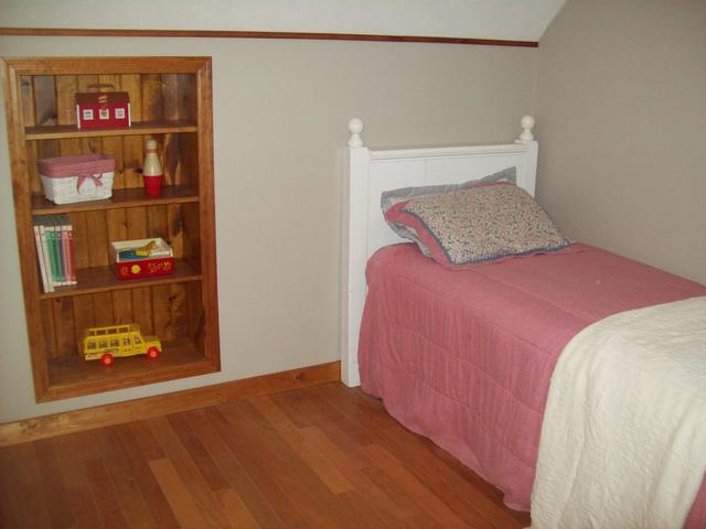 306 Depot St, Walnut, IL 61376 photo 8