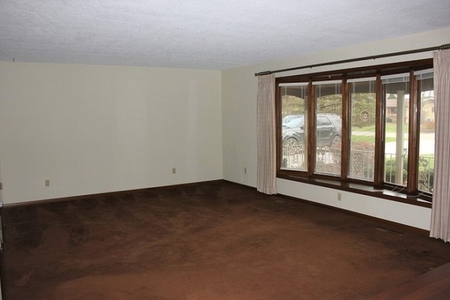 16115 Ridgewood Dr, Morrison, IL 61270 photo 3