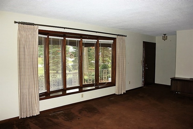 16115 Ridgewood Dr, Morrison, IL 61270 photo 2