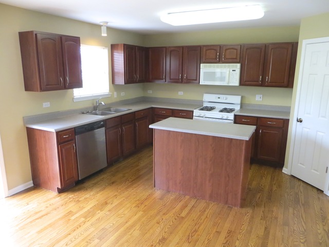 40 E Old Mill Trl, Antioch, IL 60002 photo 3