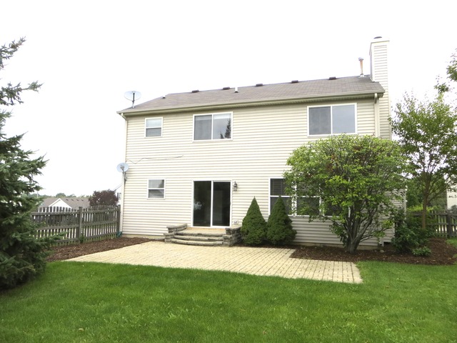 40 E Old Mill Trl, Antioch, IL 60002 photo 2