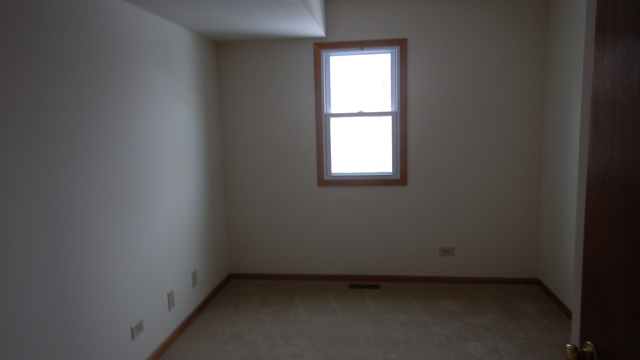 3905 Edgewater Dr, Hazel Crest, IL 60429 photo 8