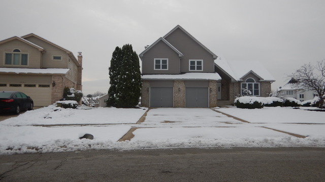 3905 Edgewater Dr, Hazel Crest, IL 60429 photo 1