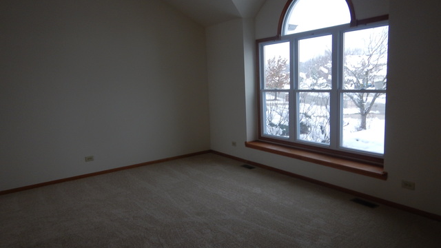 3905 Edgewater Dr, Hazel Crest, IL 60429 photo 2