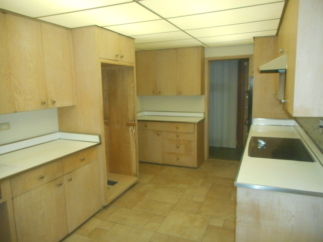 17216 Holmes Ave, Hazel Crest, IL 60429 photo 5