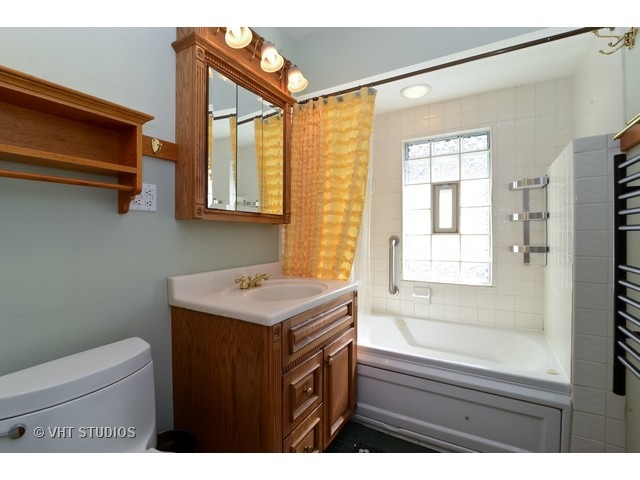 4833 W Warner Ave, Chicago, IL 60641 photo 16