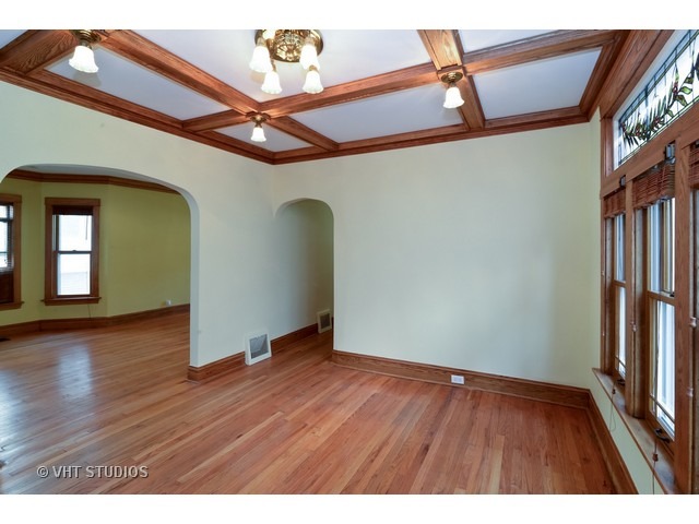4833 W Warner Ave, Chicago, IL 60641 photo 9