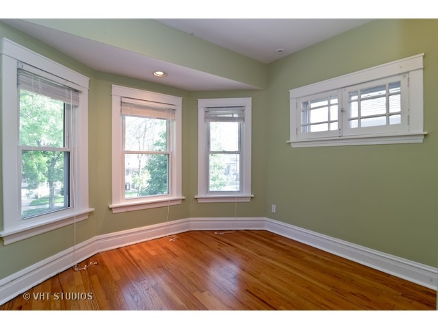 4833 W Warner Ave, Chicago, IL 60641 photo 14