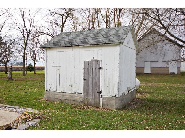 3933 E 1st Rd, Mendota, IL 61342 photo 25