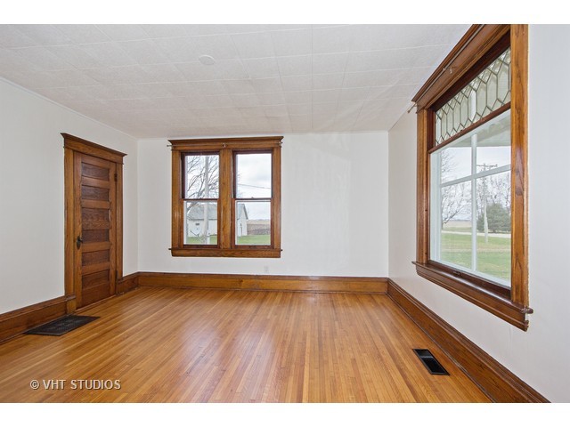 3933 E 1st Rd, Mendota, IL 61342 photo 3
