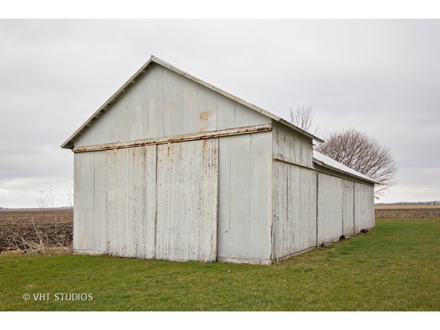 3933 E 1st Rd, Mendota, IL 61342 photo 23