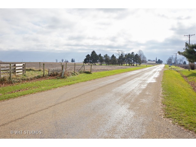3933 E 1st Rd, Mendota, IL 61342 photo 17