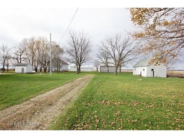 3933 E 1st Rd, Mendota, IL 61342 photo 2