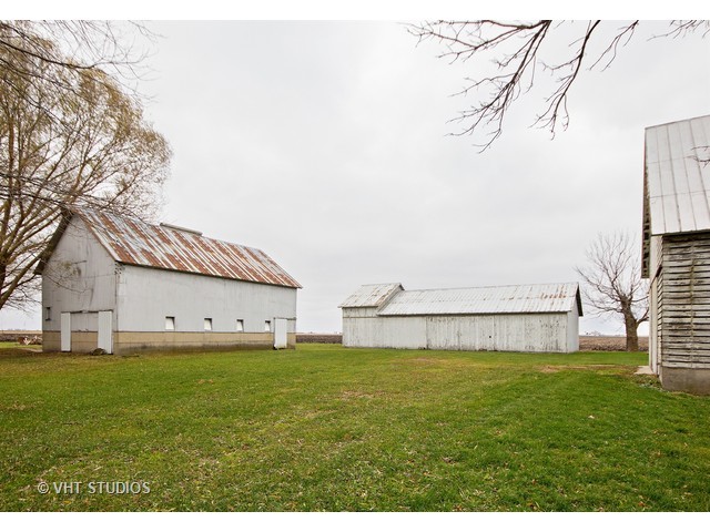 3933 E 1st Rd, Mendota, IL 61342 photo 22