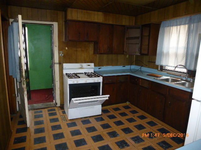 11441 S Lowe Ave, Chicago, IL 60628 photo 4