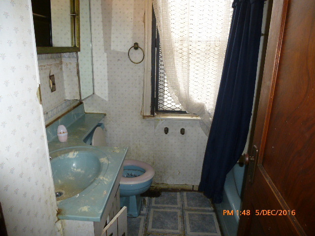 11441 S Lowe Ave, Chicago, IL 60628 photo 8