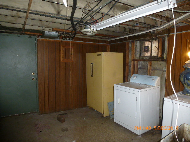 11441 S Lowe Ave, Chicago, IL 60628 photo 12