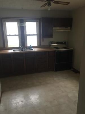 703 Jackson St, Oregon, IL 61061 photo 2