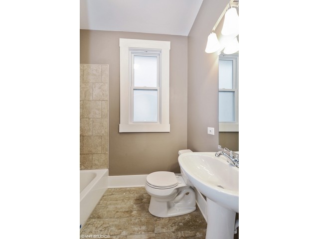 1655 E 84th St, Chicago, IL 60617 photo 12