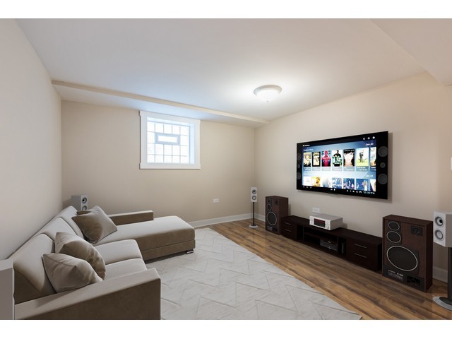 1655 E 84th St, Chicago, IL 60617 photo 7
