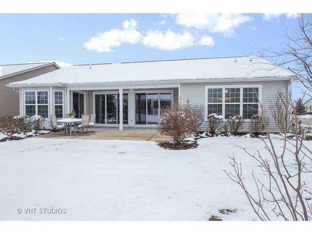 2524 Edgewater Dr, Elgin, IL 60124 photo 15