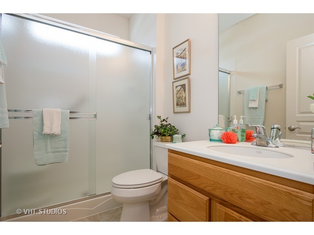 2524 Edgewater Dr, Elgin, IL 60124 photo 13