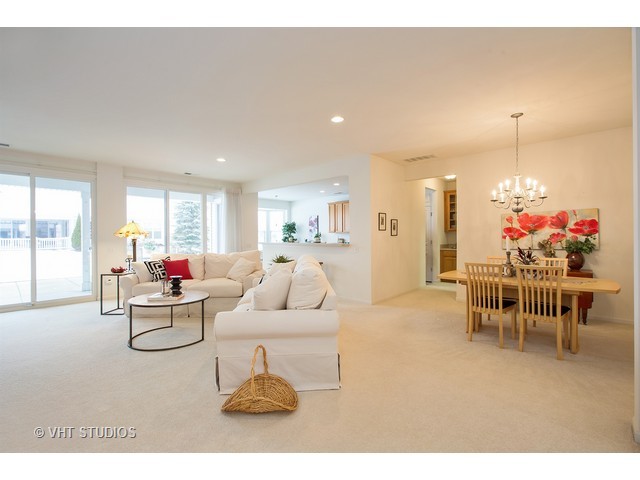 2524 Edgewater Dr, Elgin, IL 60124 photo 5