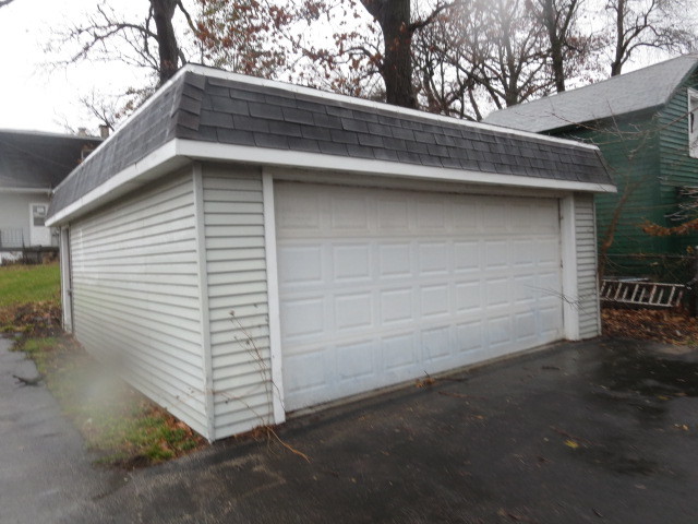 146 Eagle Point Rd, Fox Lake, IL 60020 photo 2