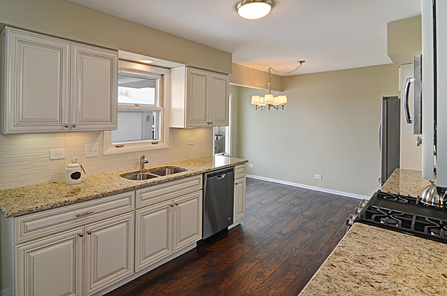 2818 Frank Turk Dr, Plainfield, IL 60586 photo 4