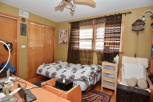 2376 E Ballard Rd, Des Plaines, IL 60016 photo 7