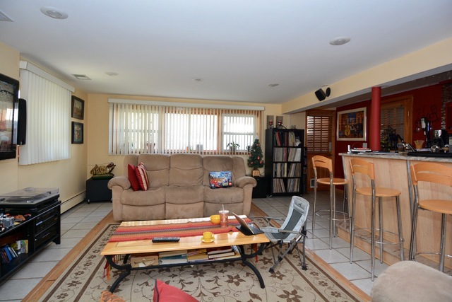 2376 E Ballard Rd, Des Plaines, IL 60016 photo 9