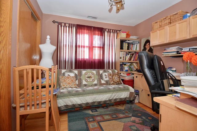2376 E Ballard Rd, Des Plaines, IL 60016 photo 8