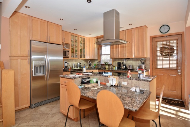 2376 E Ballard Rd, Des Plaines, IL 60016 photo 2