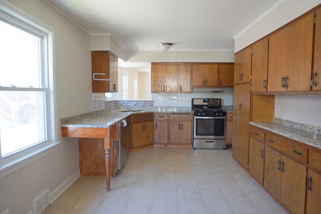 5921 Superior St, Berkeley, IL 60163 photo 5