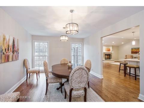 195 Hamilton Ct, Lake Bluff, IL 60044 photo 4
