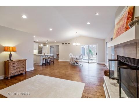 195 Hamilton Ct, Lake Bluff, IL 60044 photo 3