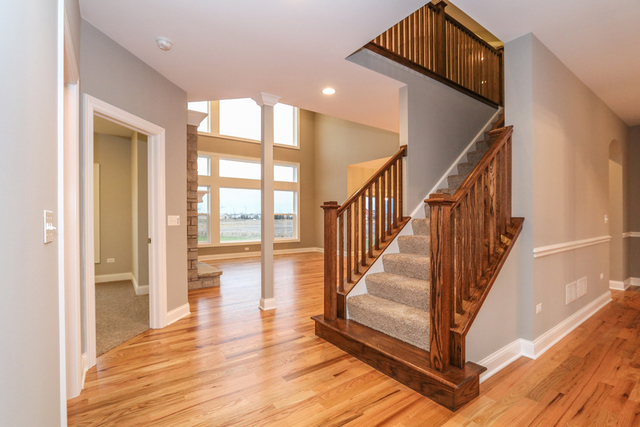 12104 Red Clover Ct, Plainfield, IL 60585 photo 2