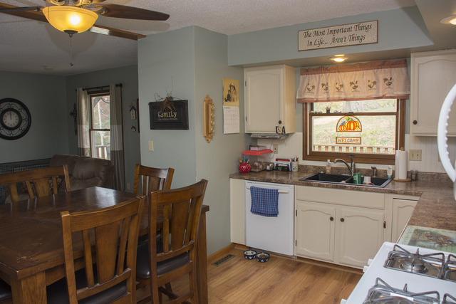 307 E North St, Morrison, IL 61270 photo 6