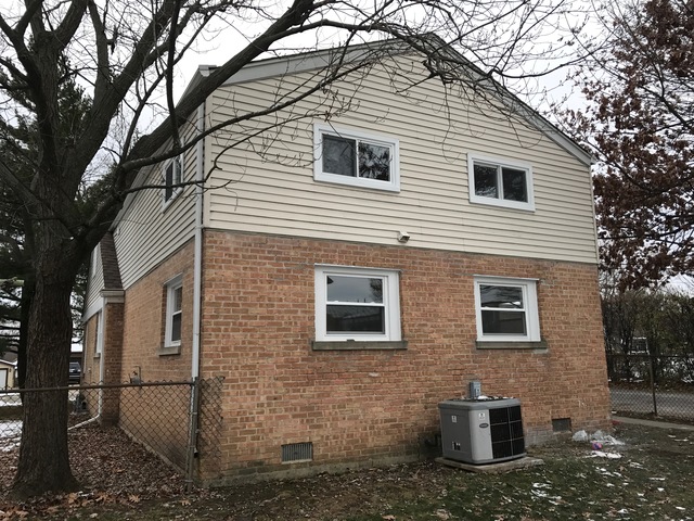 213 E Maple Ct, Addison, IL 60101 photo 2