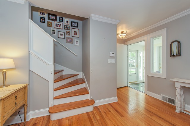 720 Arbor Ln, Glenview, IL 60025 photo 2