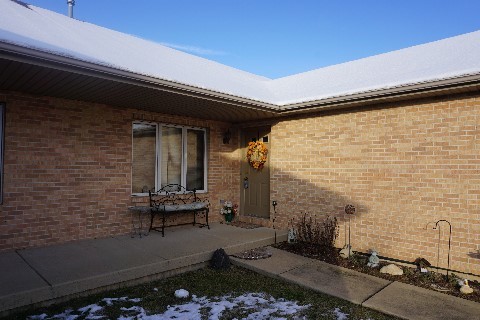 442 Conley Dr, Elburn, IL 60119 photo 2