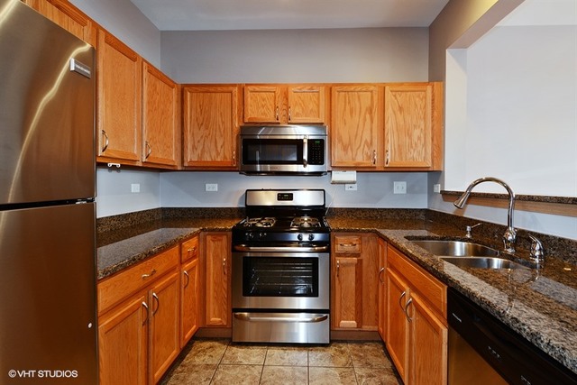 2483 Georgetown Cir, Aurora, IL 60503 photo 4