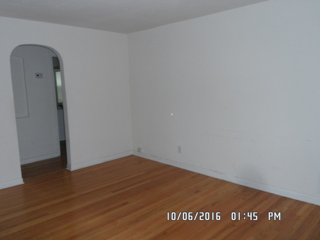 17903 Lorenz Ave, Lansing, IL 60438 photo 2