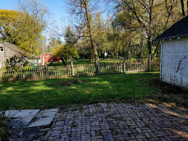 31 W768 Orchard Ln, Wayne, IL 60184 photo 2