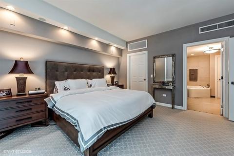 21 E Huron St #2405, Chicago, IL 60611 photo 10