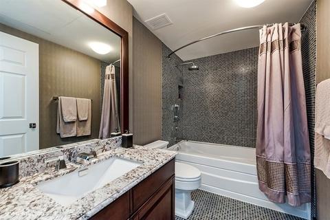 21 E Huron St #2405, Chicago, IL 60611 photo 15