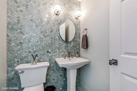 21 E Huron St #2405, Chicago, IL 60611 photo 17